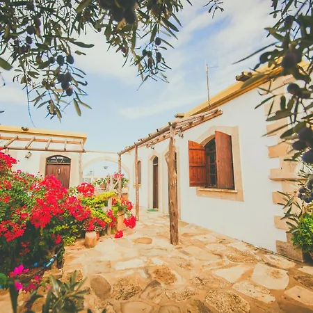 Rozagi Authentic Self Catering *
