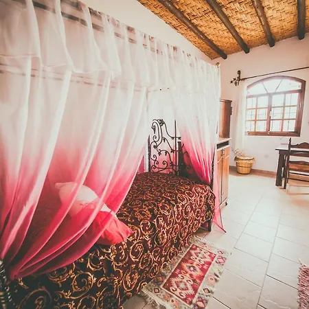 Rozagi Authentic Self Catering